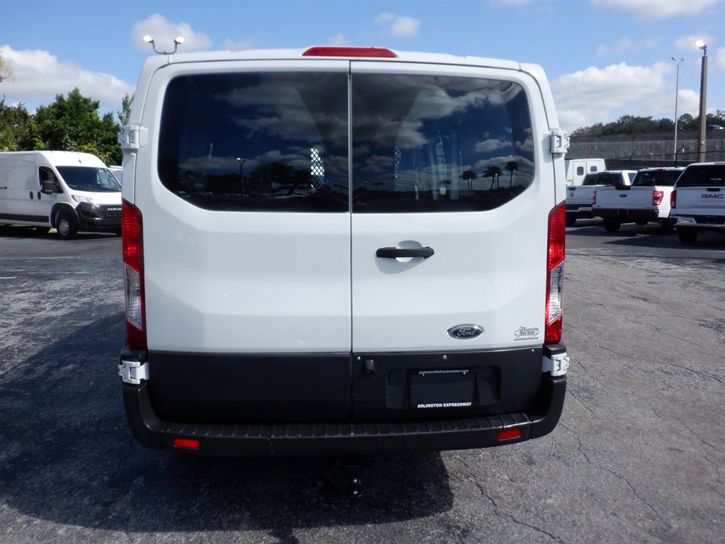 Used 2017 Ford Transit 250 130 Low Roof w/ Exterior Upgrade Package RWD image 4
