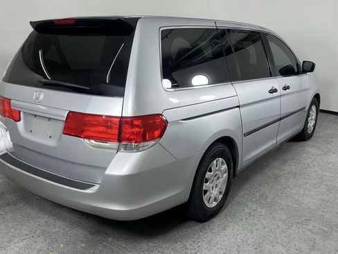 Used 2010 Honda Odyssey LX image 3