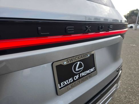 New 2026 Lexus TX 500h AWD image 17