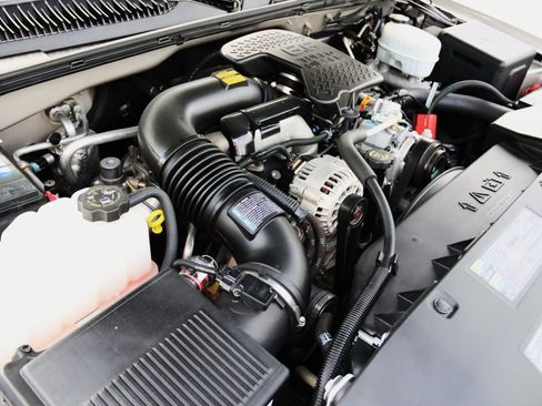 Used 2004 GMC Sierra 3500 SLT w/ Heavy-Duty Power Package image 53