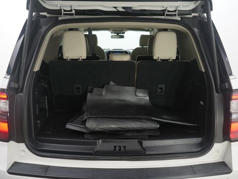 Used 2021 Ford Expedition Platinum image 9
