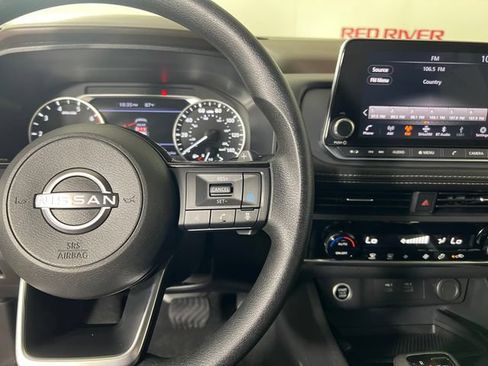 Used 2023 Nissan Rogue SV AWD/4WD image 17