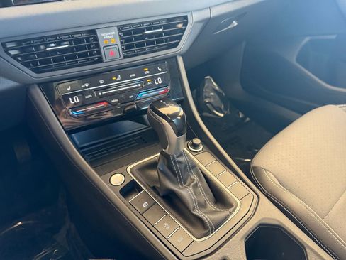 Used 2025 Volkswagen Jetta SE image 35