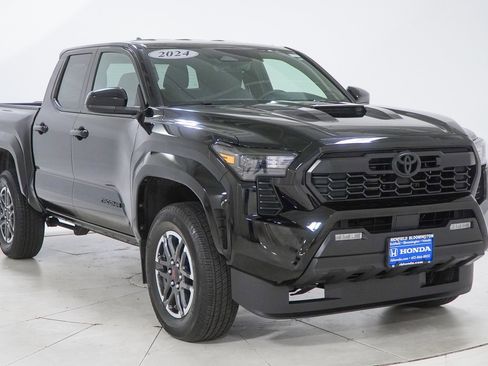 Used 2024 Toyota Tacoma TRD Sport image 17