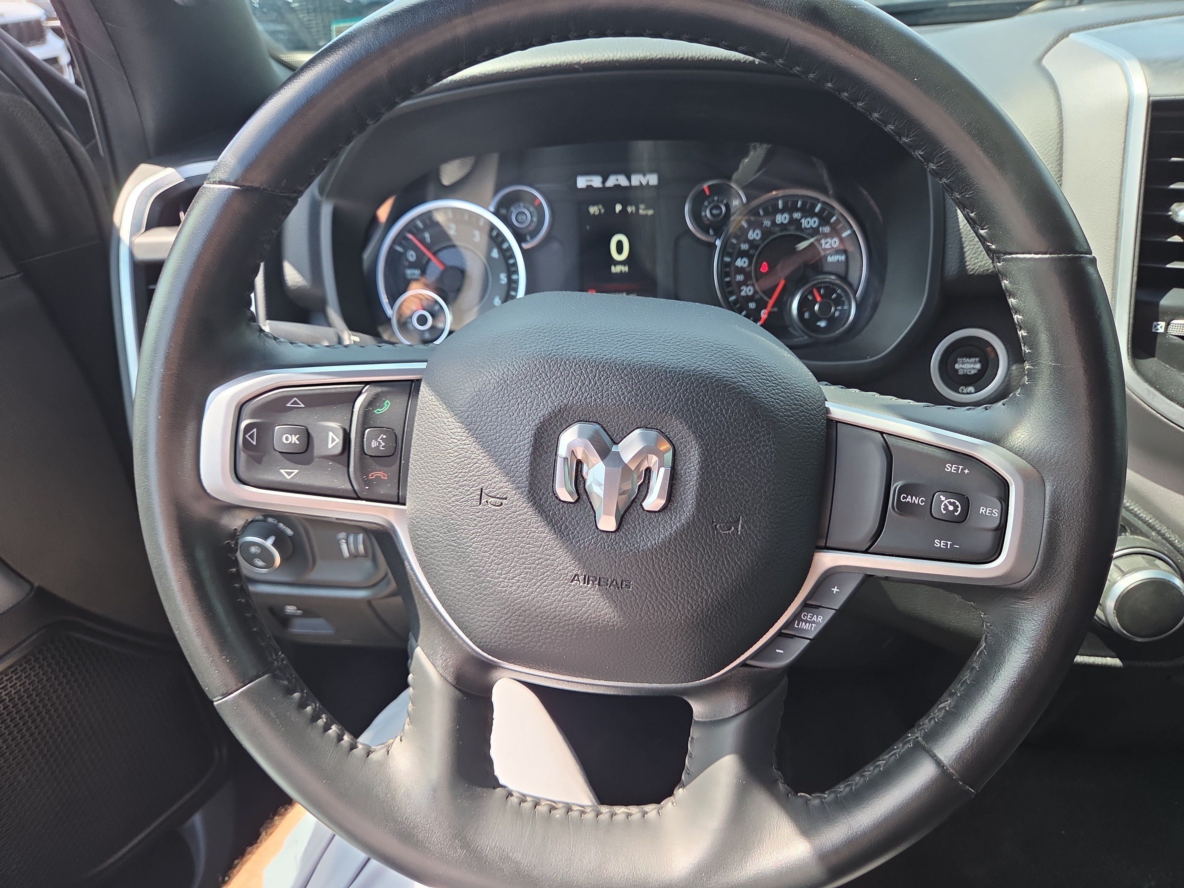 Used 2023 RAM 1500 Big Horn AWD/4WD image 3