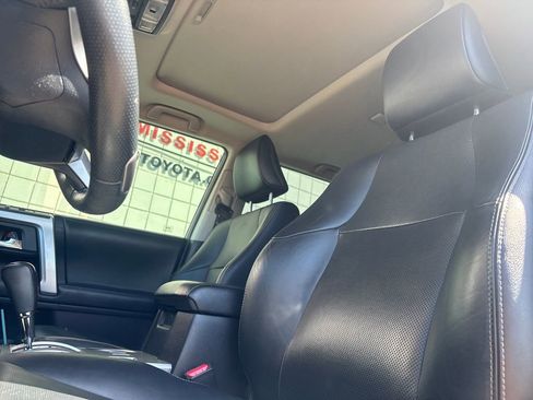 Used 2018 Toyota 4Runner Limited RWD image 9
