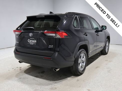 Used 2025 Toyota RAV4 XLE AWD/4WD image 2