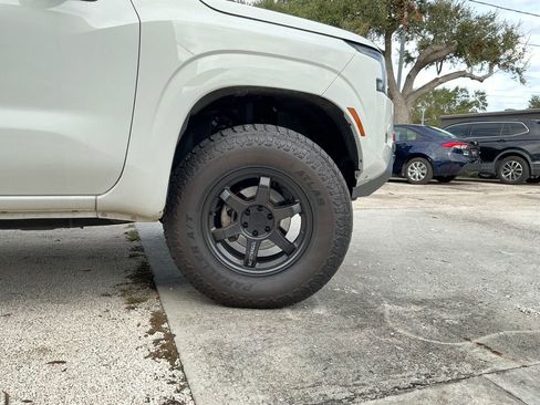 Used 2022 Nissan Frontier SV image 28