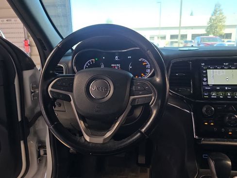 Used 2020 Jeep Grand Cherokee Limited w/ Luxury Group II RWD image 16