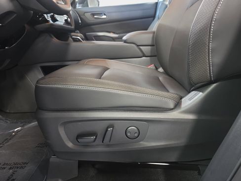 New 2026 Nissan Pathfinder SL FWD image 28