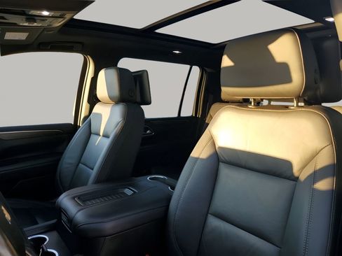 Used 2021 Chevrolet Suburban LT w/ Rear Media and Nav Package image 32