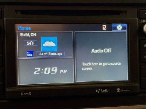 Used 2018 Toyota Tacoma SR5 AWD/4WD image 16