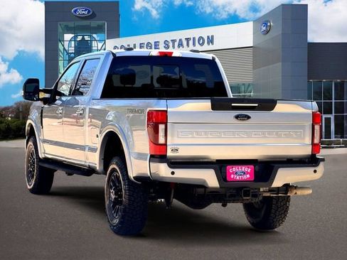 Certified 2022 Ford F250 Lariat w/ Tremor Off-Road Package image 4