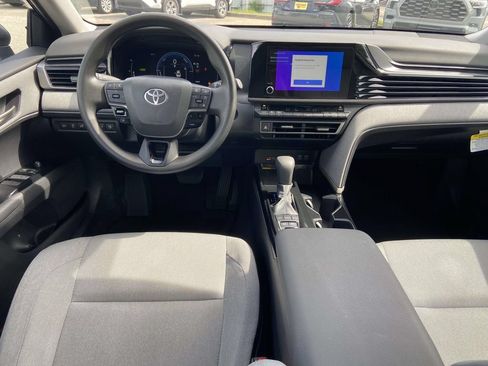 Used 2025 Toyota Camry LE FWD image 11