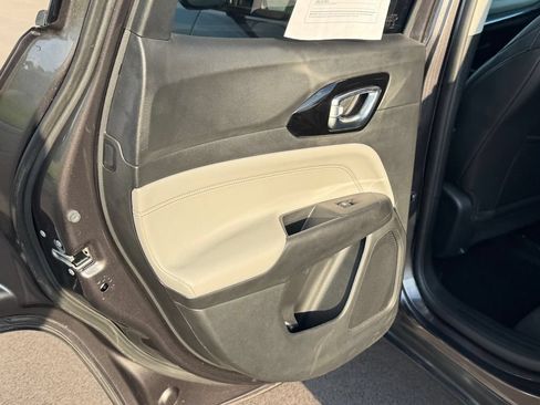 Used 2022 Jeep Compass Limited AWD/4WD image 13