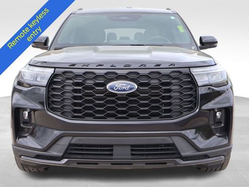 Certified 2025 Ford Explorer ST-Line w/ ST-Line Street Pack AWD/4WD image 7