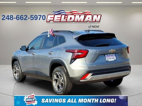 Used 2024 Chevrolet Trax LT w/ Driver Confidence Package FWD image 3