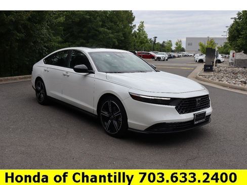 Used 2025 Honda Accord Sport image 1