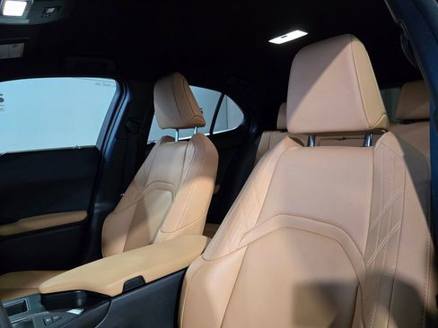 Used 2023 Lexus UX 250h FWD image 15