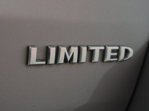 Used 2019 Jeep Grand Cherokee Limited w/ Trailer Tow Group IV AWD/4WD image 35