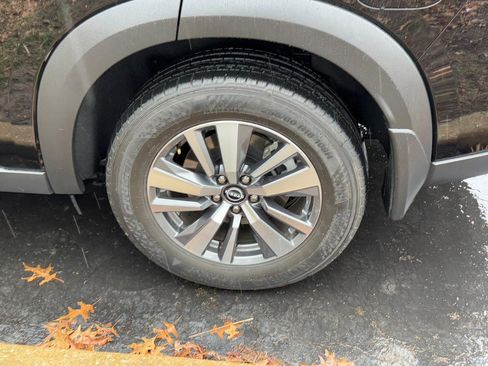 Used 2024 Nissan Pathfinder SL image 5