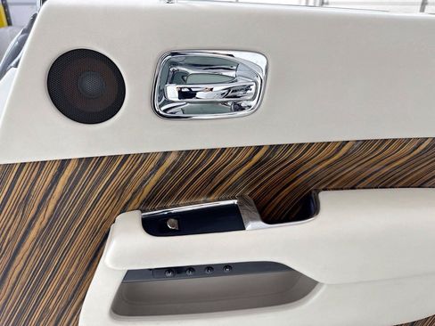 Used 2016 Rolls-Royce Dawn RWD image 35
