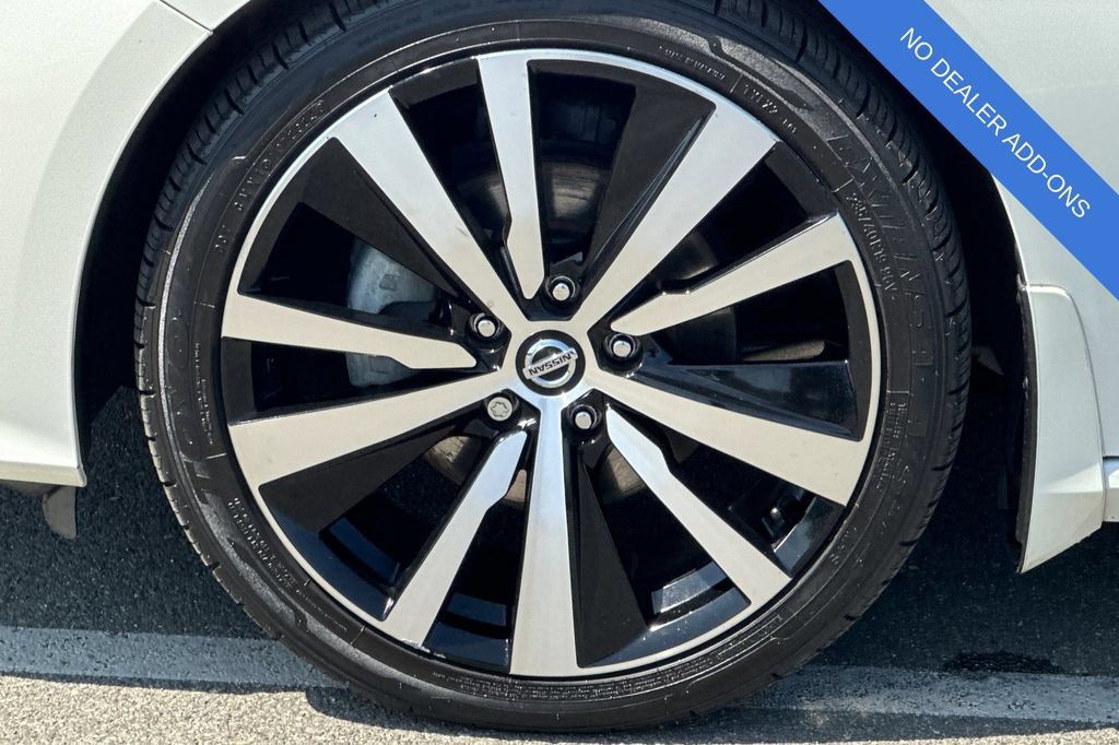 Used 2020 Nissan Altima 2.5 SR w/ Premium Package FWD image 30