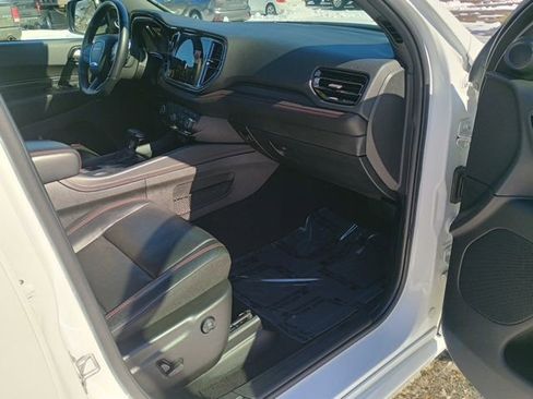 Used 2024 Dodge Durango GT image 13