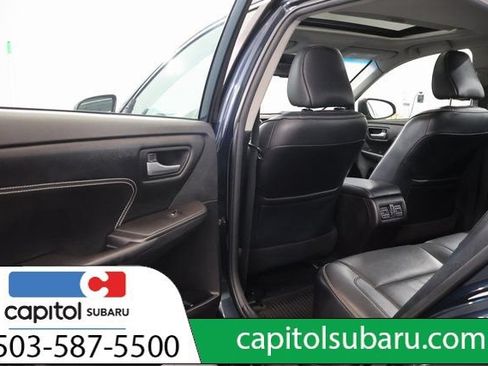 Used 2017 Toyota Camry XLE w/ Moonroof Package FWD image 32