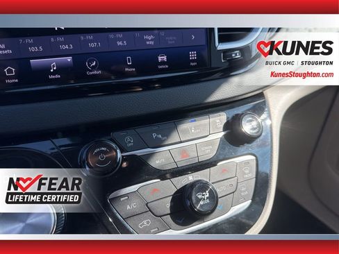 Used 2023 Chrysler Pacifica Touring-L FWD image 33