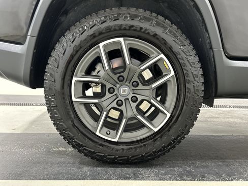 Used 2025 Rivian R1T Adventure AWD/4WD image 12