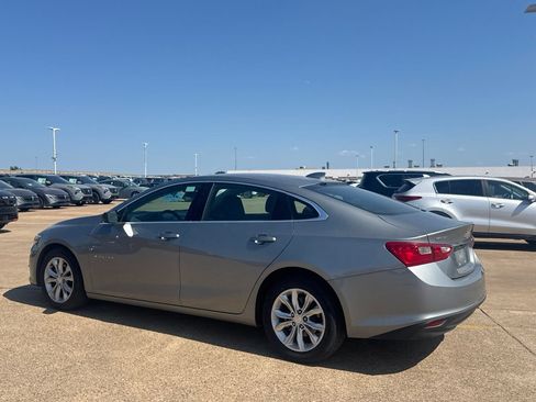 Used 2025 Chevrolet Malibu LT FWD image 13