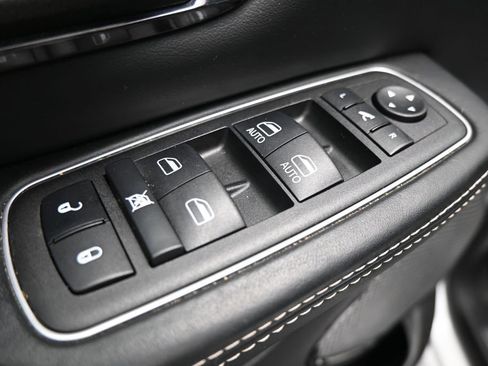 Used 2023 RAM 1500 Limited AWD/4WD image 11