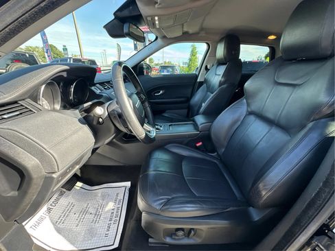 Used 2019 Land Rover Range Rover Evoque SE AWD/4WD image 9