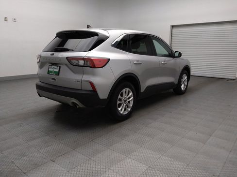 Used 2020 Ford Escape SE image 9
