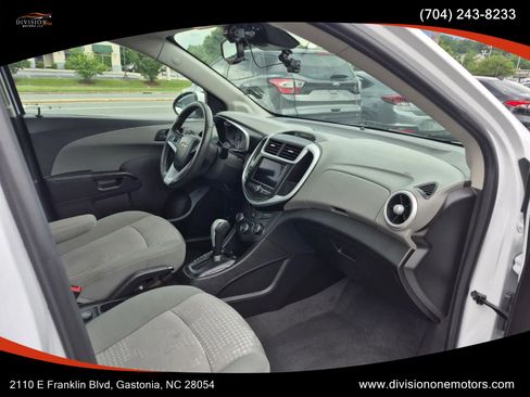 Used 2020 Chevrolet Sonic LT FWD image 11