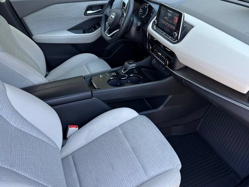 Used 2023 Nissan Rogue SV FWD image 20