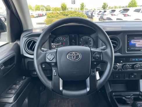 Used 2022 Toyota Tacoma SR image 14