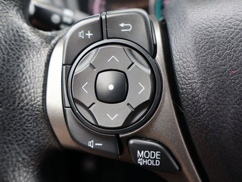 Used 2015 Toyota Venza LE image 29