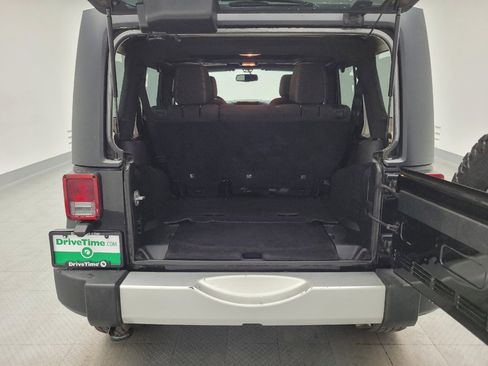 Used 2015 Jeep Wrangler Unlimited Sahara w/ Connectivity Group AWD/4WD image 29