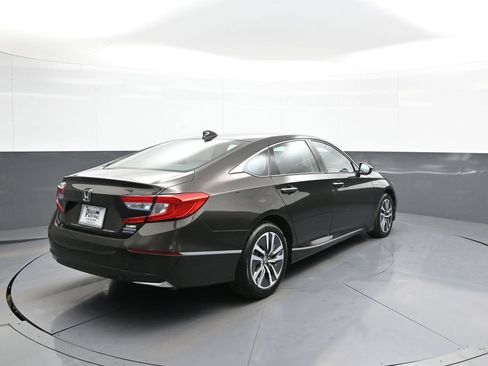 Used 2018 Honda Accord Touring image 6