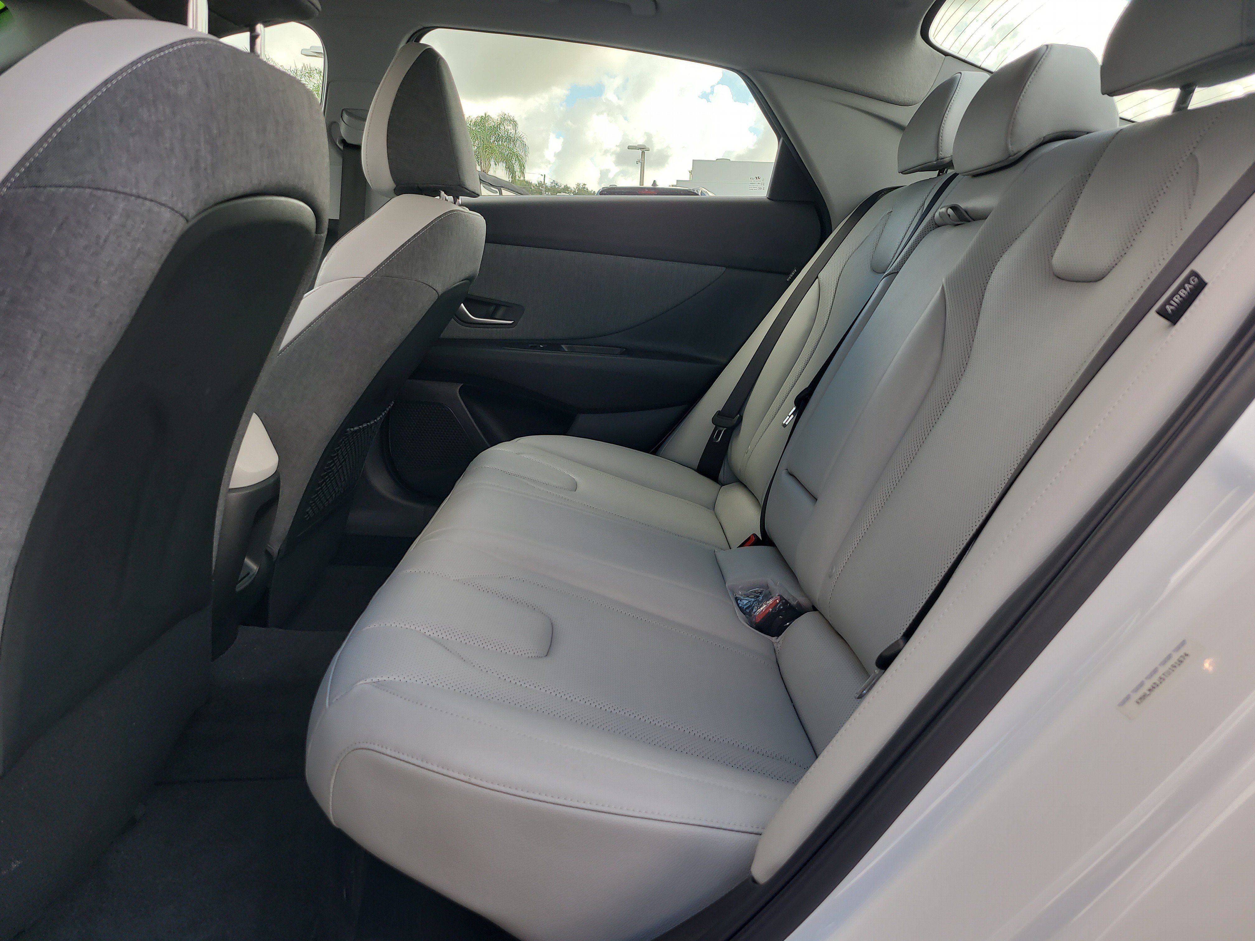 Used 2026 Hyundai Elantra Limited FWD image 11