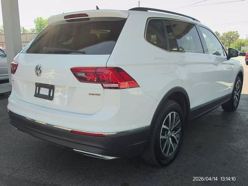 Used 2018 Volkswagen Tiguan SE AWD/4WD image 3