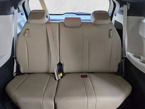 Used 2022 Toyota Sienna XLE FWD image 20