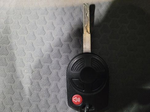 Used 2017 Ford Escape SE w/ Equipment Group 201A image 32