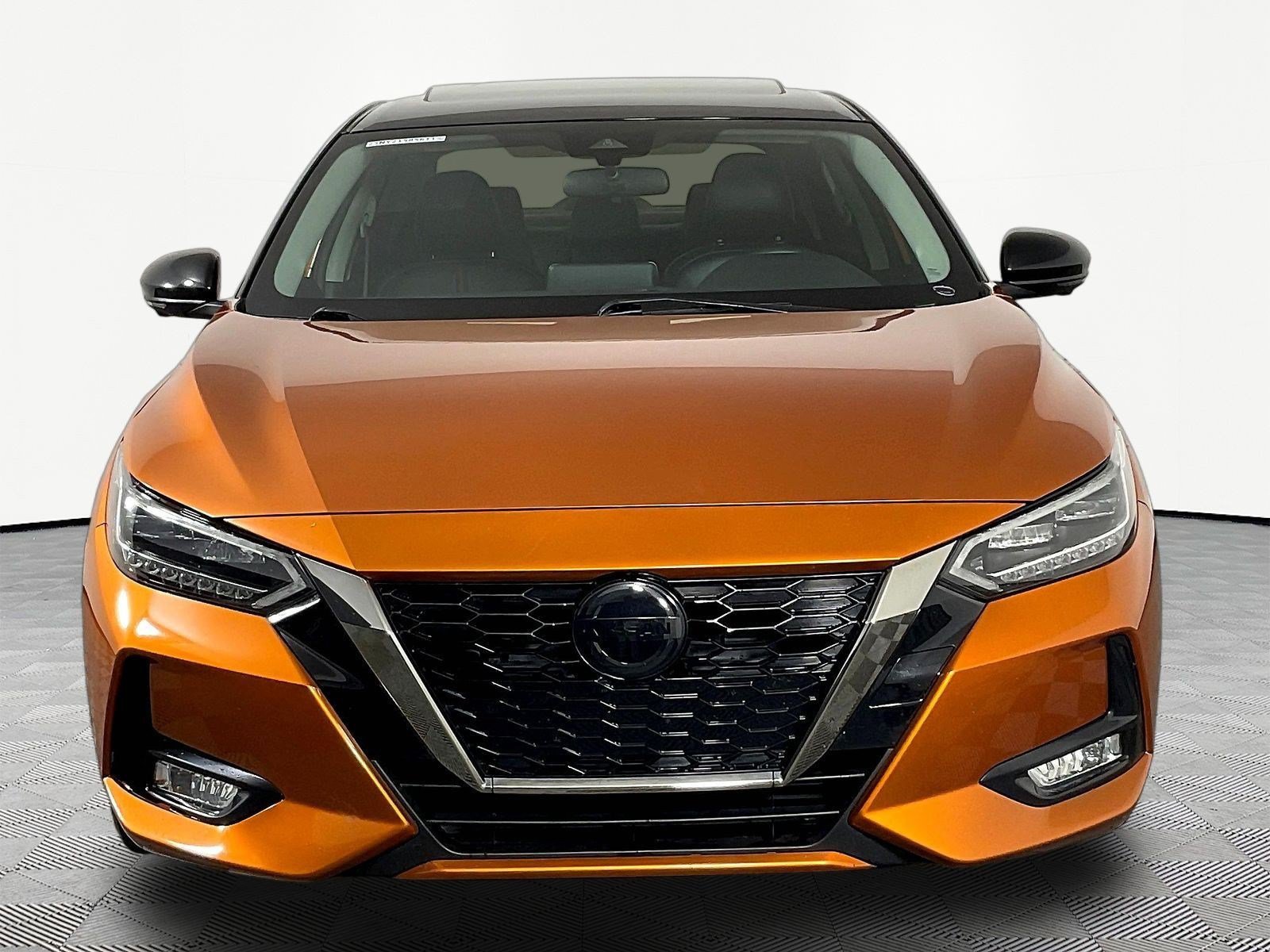 Used 2022 Nissan Sentra SR w/ SR Premium Package FWD image 2