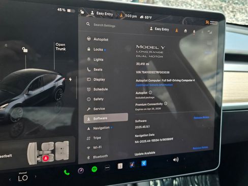 Used 2024 Tesla Model Y Long Range AWD/4WD image 21