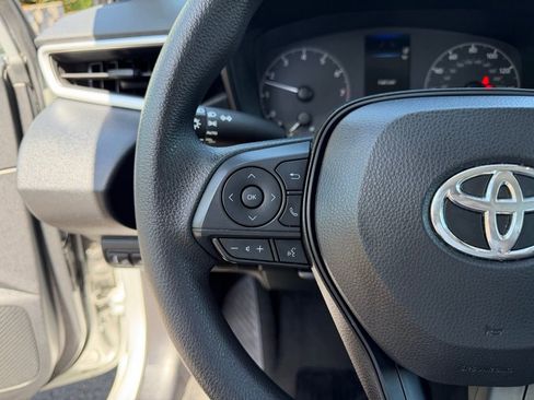Used 2023 Toyota Corolla LE FWD image 17