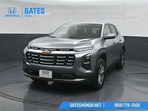 Used 2025 Chevrolet Equinox LT AWD/4WD image 6