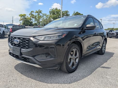 Certified 2023 Ford Escape ST-Line w/ Tech Pack #1 AWD/4WD image 8